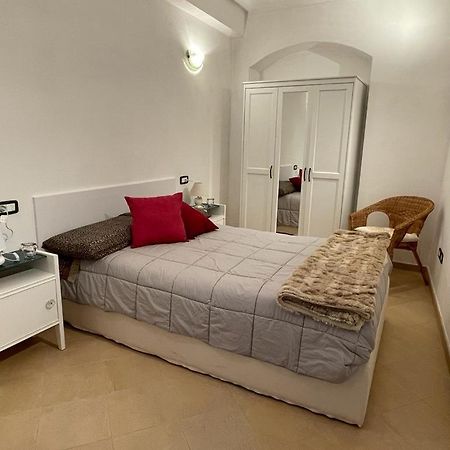 La Loggia Di Na Villa Албенга Екстериор снимка