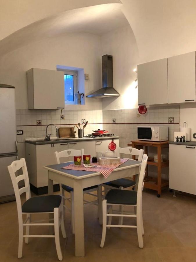 La Loggia Di Na Villa Албенга Екстериор снимка